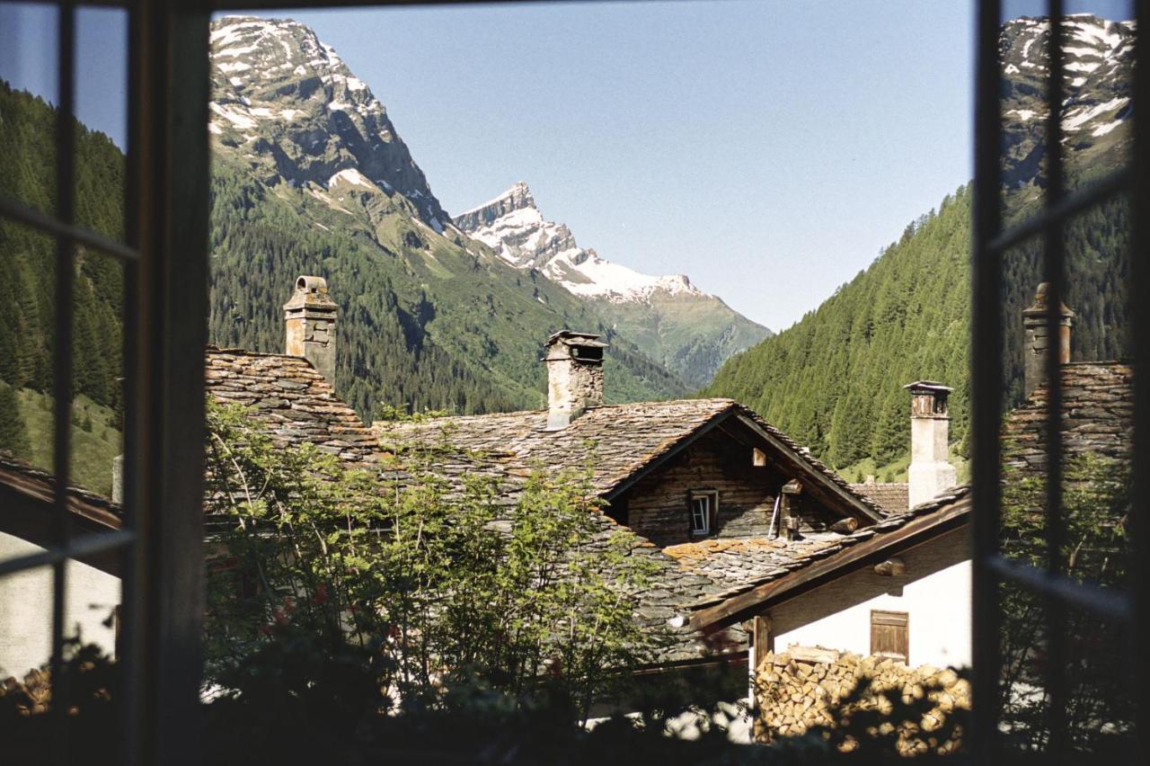 Hotel Weiss Kreuz Splügen Exterior foto